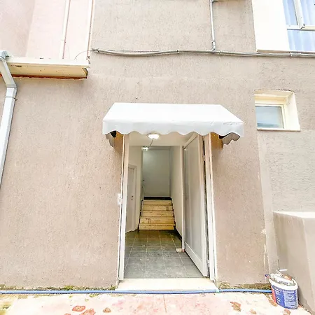 Appartement Garsoniere 1079 *